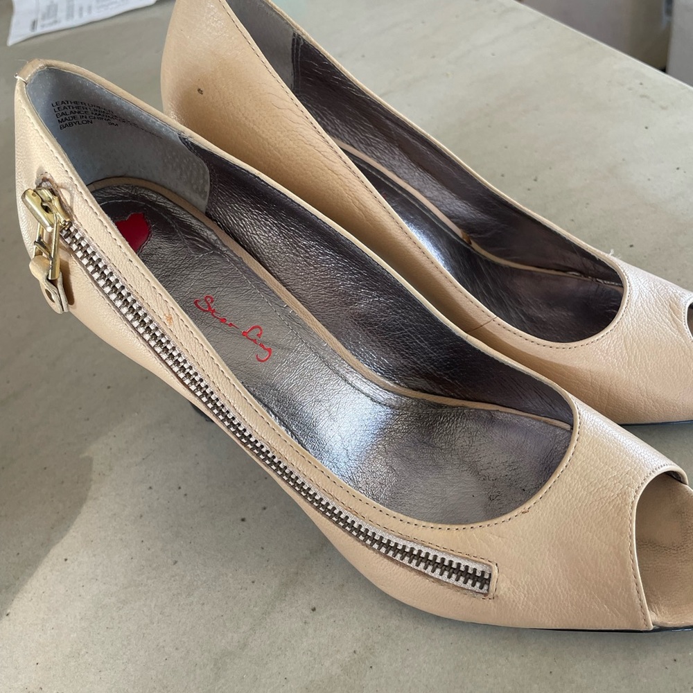 Starling beige heel with faux zipper